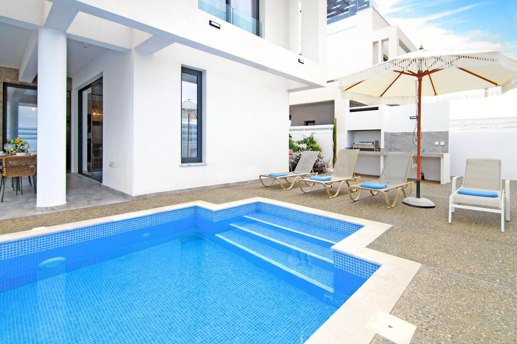 Villa Queen Isabella 普罗塔拉斯 外观 照片
